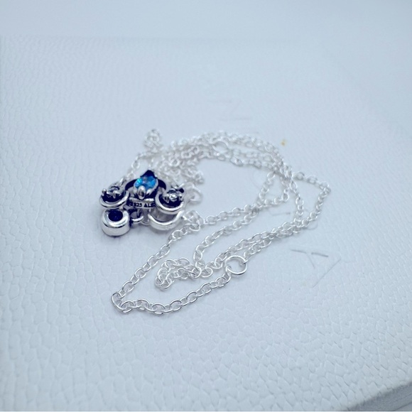 🆕Disney Cinderella's Carriage Collier Necklace - Picture 6 of 8